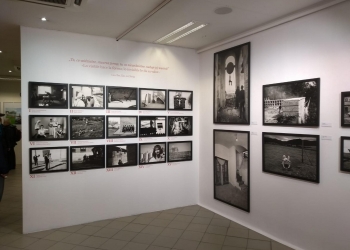 Zwiedzanie wystawy fotografii.