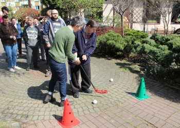Gry i zabawy w ogrodzie.