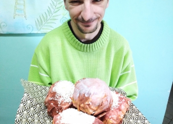 Robimy pączki i rogaliki.