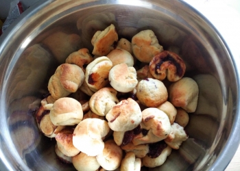 Robimy pączki i rogaliki.