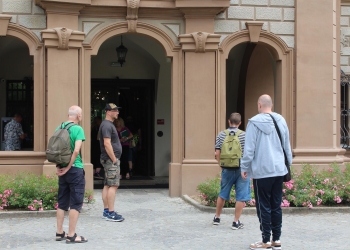 Zwiedzanie zamku w Mosznej.