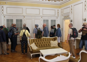 Zwiedzanie zamku w Mosznej.