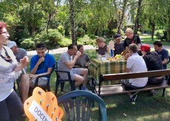 Piknik Rodzinny w ogrodzie.