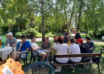 Piknik Rodzinny w ogrodzie.