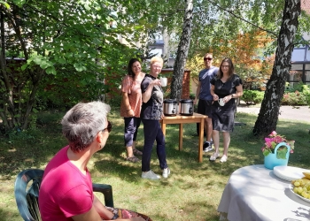 Piknik Rodzinny w ogrodzie.