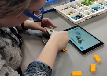 Zajęcia edukacyjne klocki LEGO.