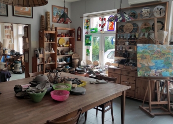 Pracownia plastyczno - ceramiczna.