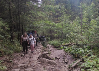 W drodze do Wodospadu Siklawica.