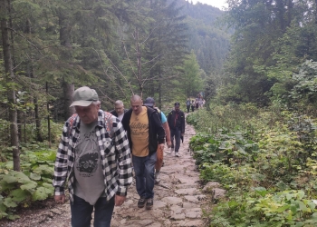 W drodze do Wodospadu Siklawica.