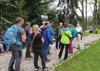 Zwiedzanie Zakopanego. Tereny zielone przy Willii Koliba.