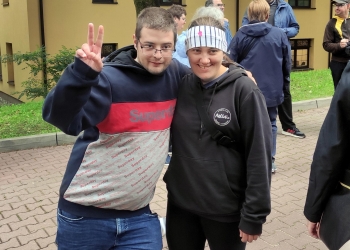 Wspólna zabawa podczas Pikniku Jesiennego.