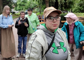 Wspólna zabawa podczas Pikniku Jesiennego.