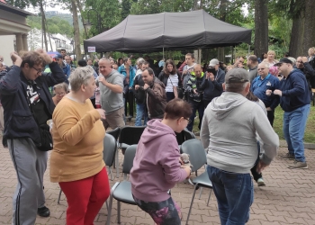 Wspólna zabawa podczas Pikniku Jesiennego.