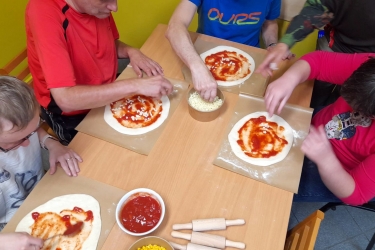 Pizza? Proszę bardzo! Smacznego!